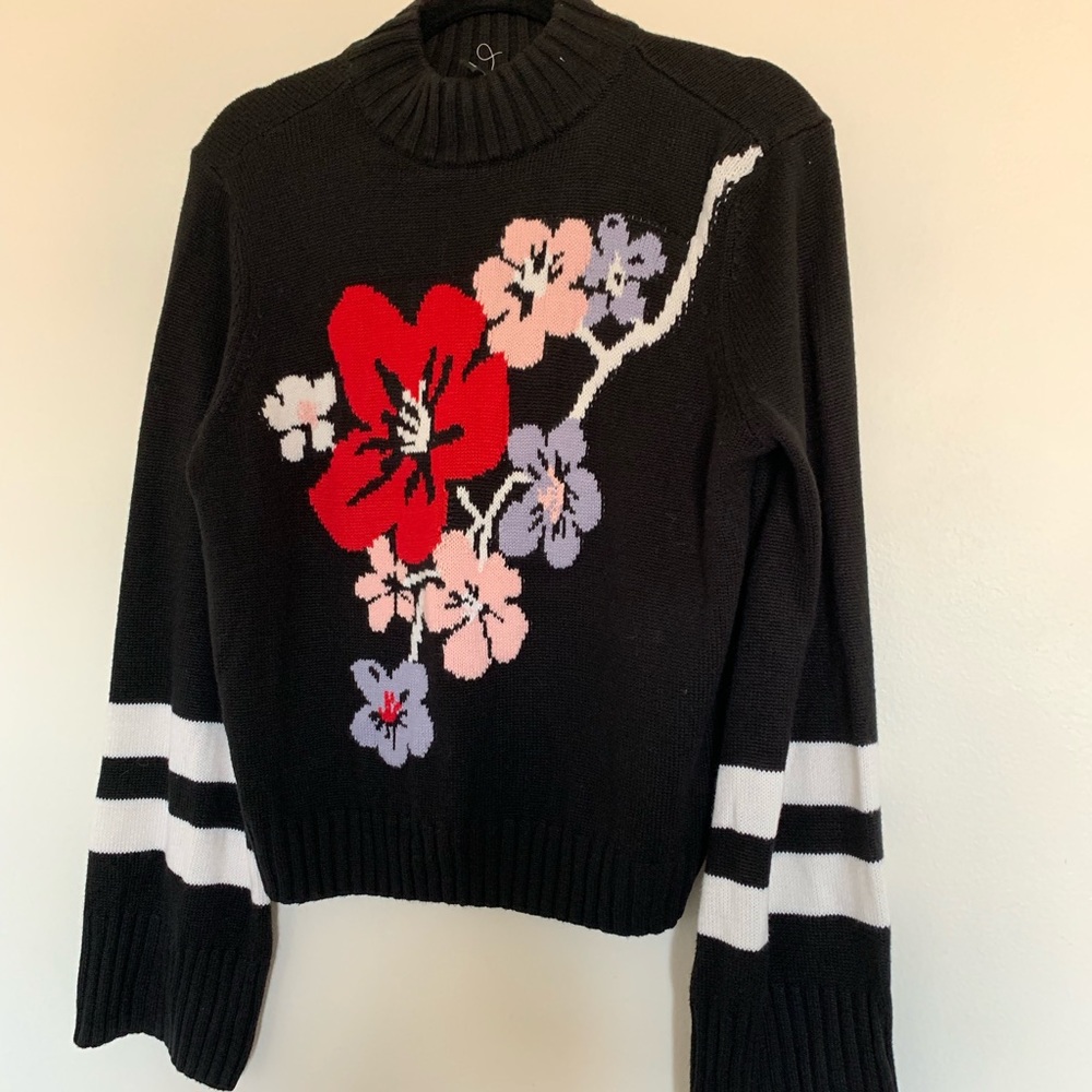 Wide sleeve sweater